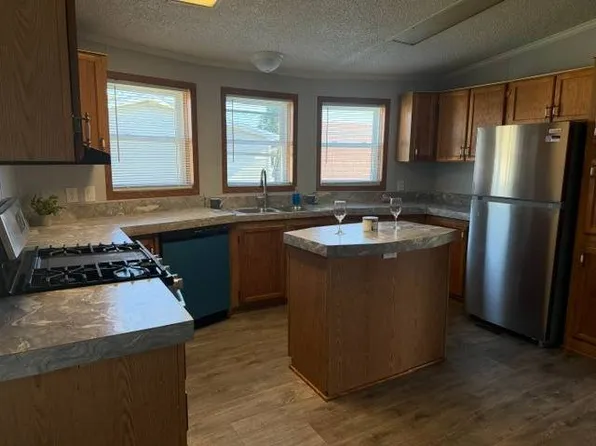 2264 Falling Leaf Ct #275, Newport, MI 48166