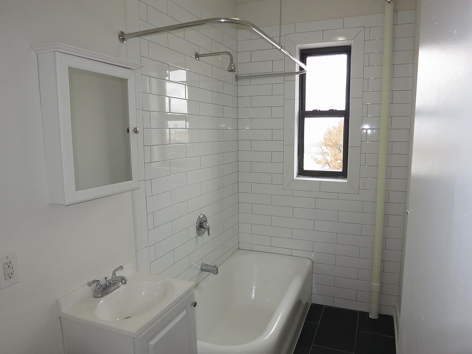 2nd image of 1931 Kennedy Blvd APT 403