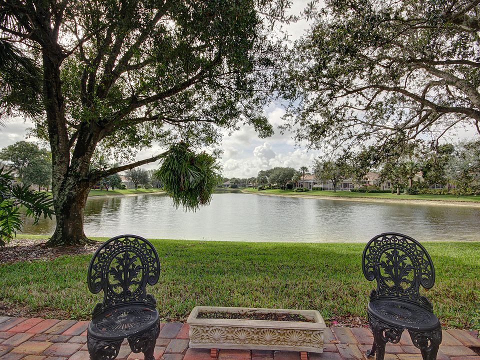 1st image of 286 Kelsey Park Cir