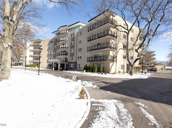 255 N Portage Path APT 507, Akron, OH 44303