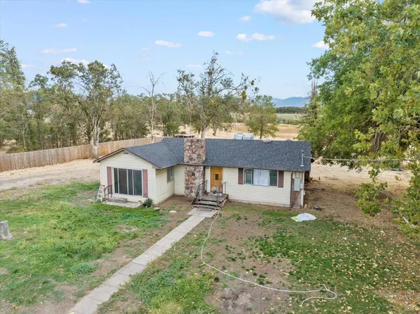 629 Gibbon Rd, Central Point, OR 97502