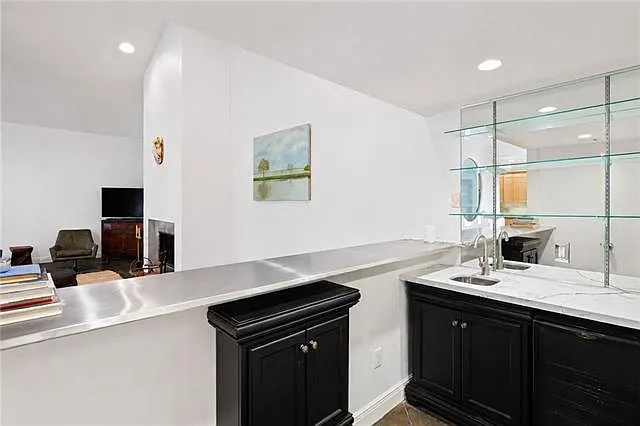 3704 Severn Ave — Photo 15