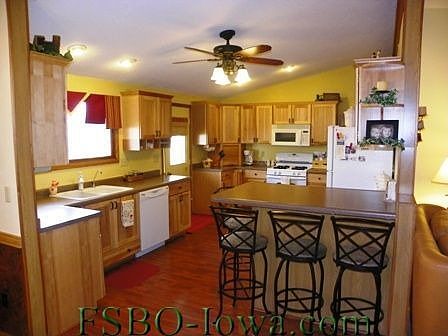 Hickory Cabinets and all appliances stay