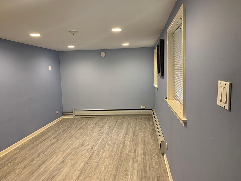 1st bedroom