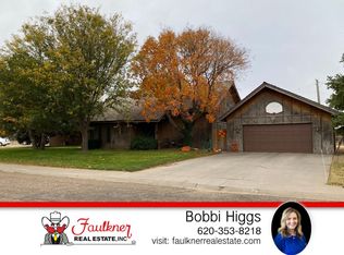 1005 Baughman Dr, Ulysses, KS 67880