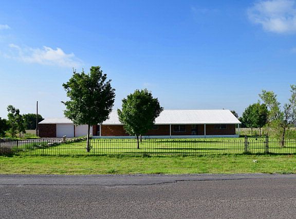 3rd image of 2600 E County Road 140
