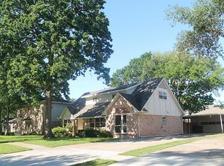 13811 Vinehill Dr, Sugar Land, TX 77498
