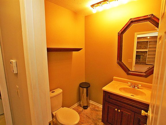 5th image of 9701 Sycamore Trace Ct