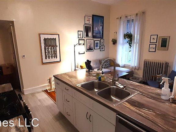 3rd image of 510 E Seneca St APT 1A