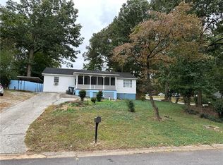 911 Brighton Dr, Lawrenceville, GA 30043