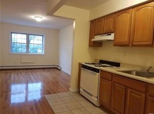 4913 106th St, Corona, NY 11368