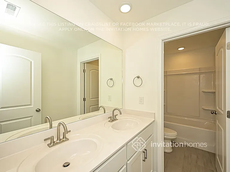 208 E Millbrook Dr — Photo 13