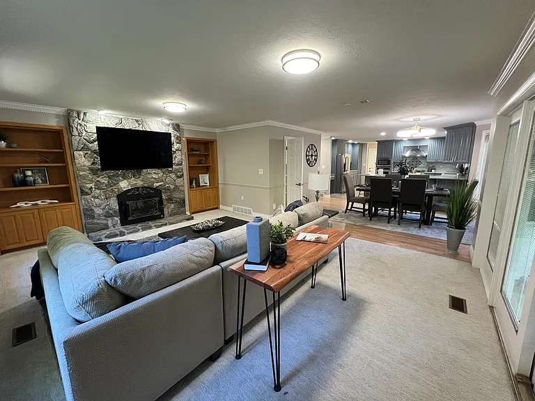 2676 E Hill Climb Cir — Photo 3