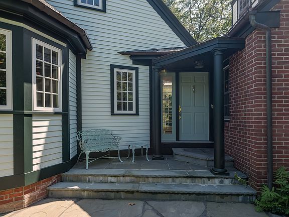 15 Heron Pond Road