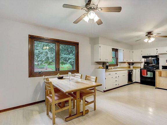 5th image of 2714 Lancaster Dr