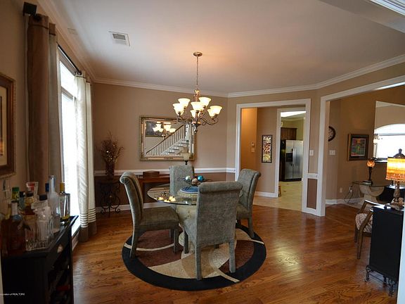 5th image of 2286 Heritage Cir W