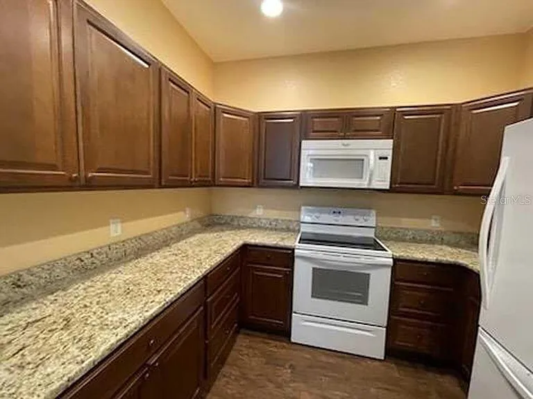 240 W End Dr #221 — Photo 9