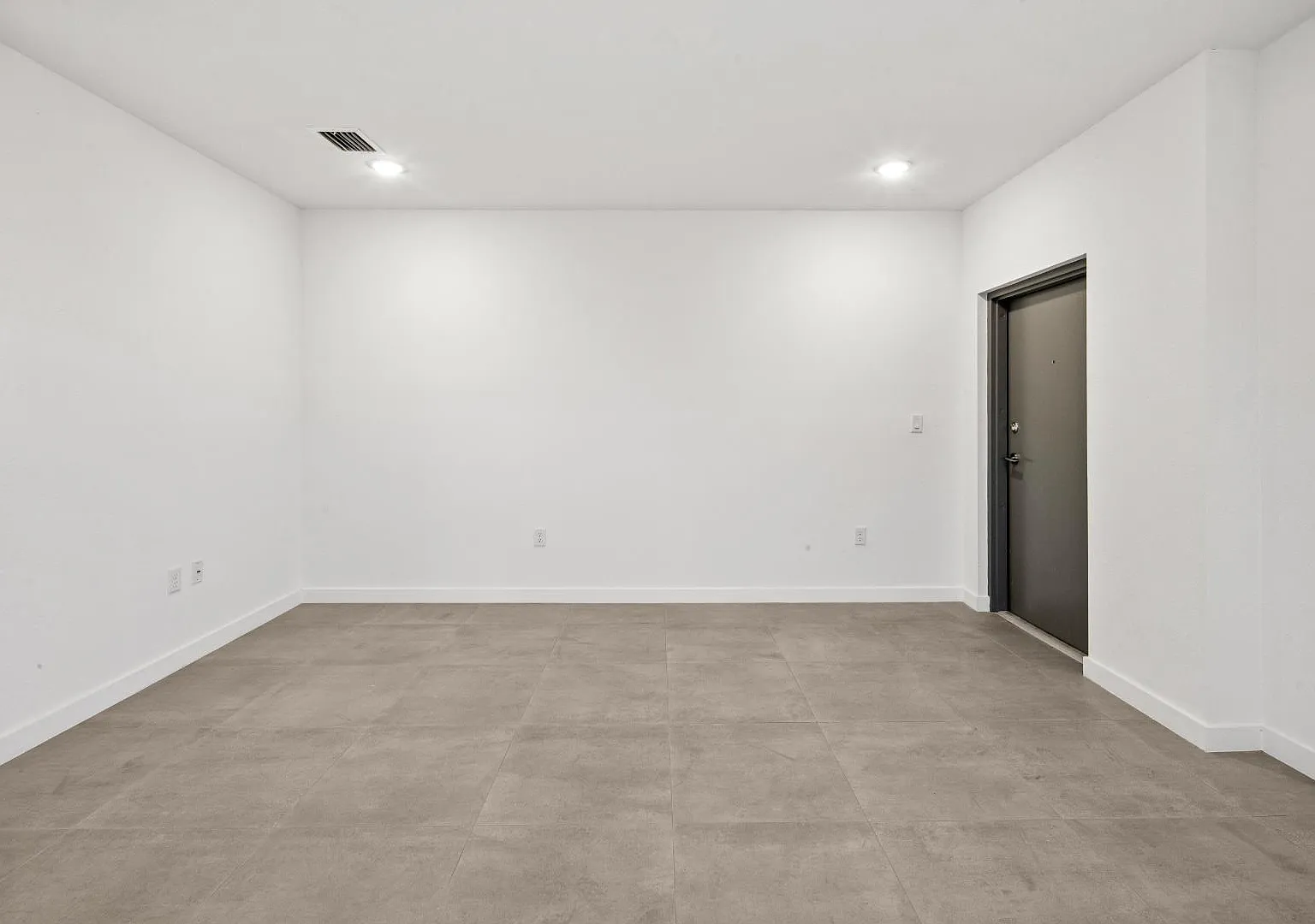 2 bed, 810 sqft, $2,375 — Photo 3