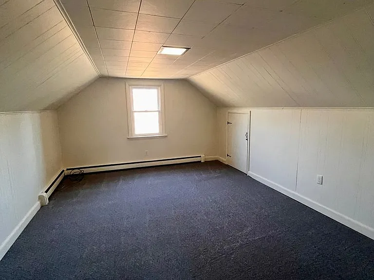 429 Belmont St — Photo 10