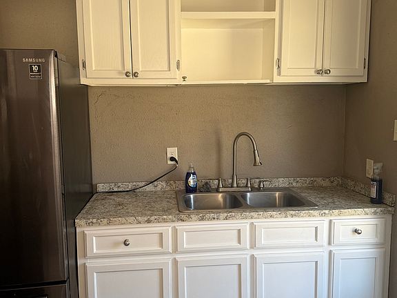 4th image of 401 Gelpi Dr