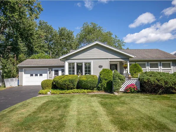 86 Sierra Dr, Rochester, NY 14616