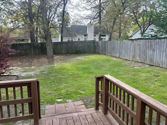 3rd image of 151 Whispering Glen Cir