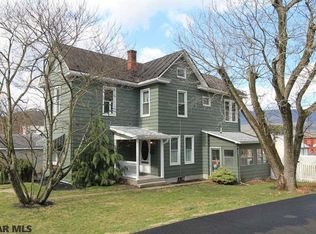 207 Dry Valley Rd, Burnham, PA 17009