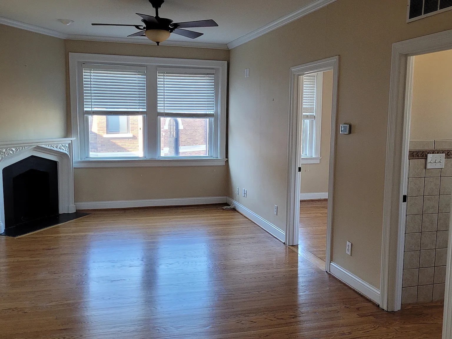 2 bed, 2.5 bath, 1765 sqft, $2,400 — Photo 2