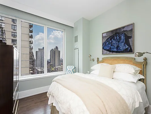 Rented by Sotheby's International Realty | media 32