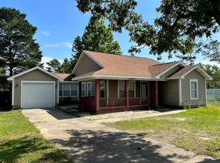93 E Tiger Lily Ln, Defuniak Springs, FL 32433
