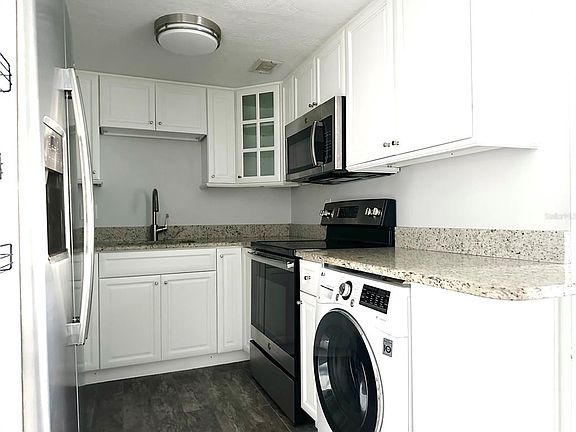 3rd image of 912 Lake Destiny Rd Unit D
