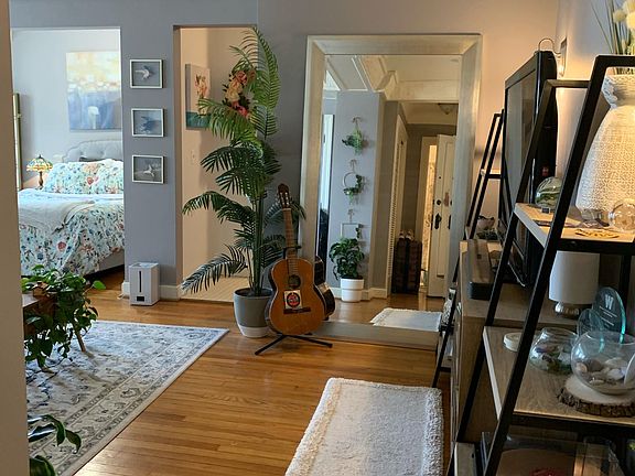 4th image of 15 E Kirby St APT 828