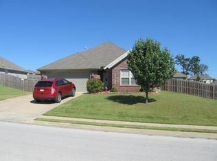 421 Sigel Trl, Centerton, AR 72719