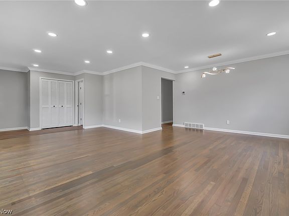 4th image of 6591 Edgemoor Ave