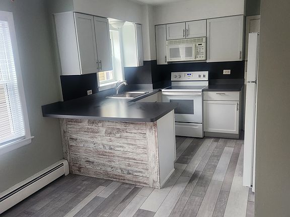 3rd image of 3053 N Narragansett Ave