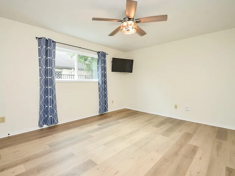 2106 Glenn Lakes Ln — Photo 25