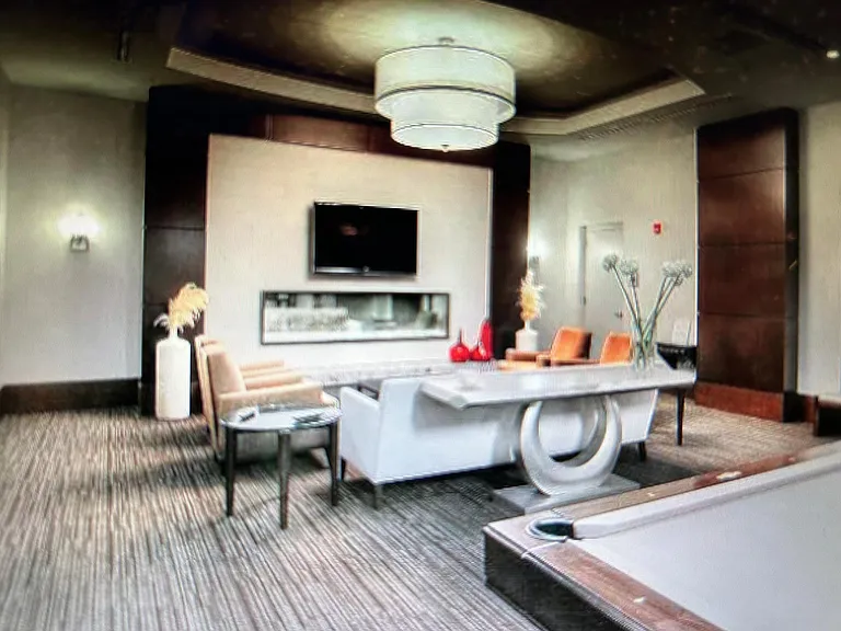 Meeting/social room