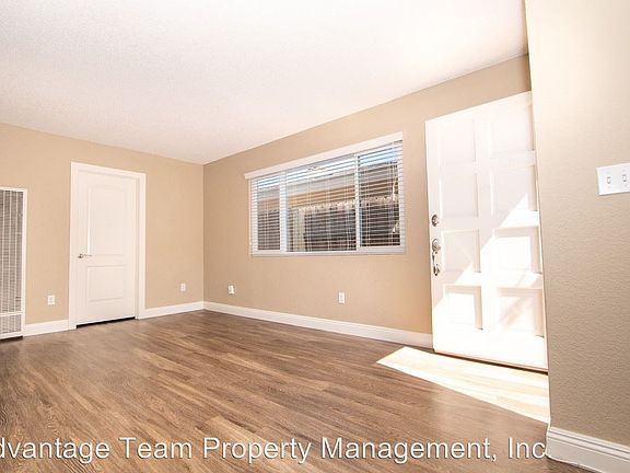 2nd image of 4073 Kansas St