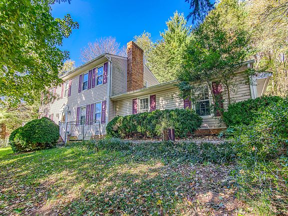 2nd image of 4220 Denbeigh Cir