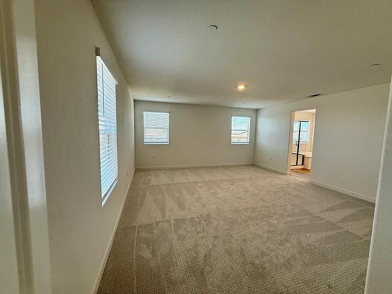 4581 Field View Dr — Photo 16