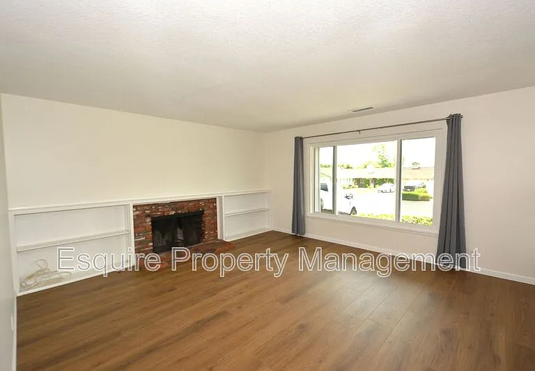 283 Calle Higuera — Photo 4