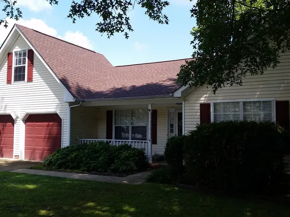 904 Whisper Hollow Dr, Chesapeake, VA 23322