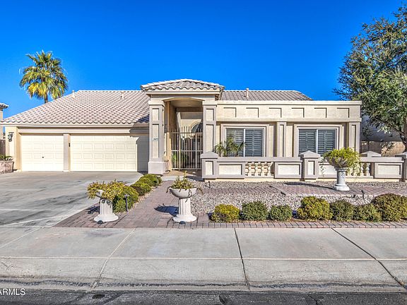 3rd image of 2672 E Arabian Dr