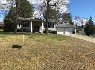 223 Forest Rd, Hurricane, WV 25526