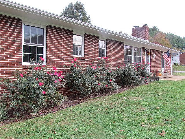 1st image of 528 Hayes Dr