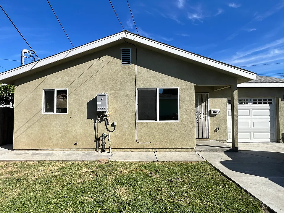 6827 San Luis St #1/2