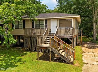 1210 11th St, Pascagoula, MS 39567