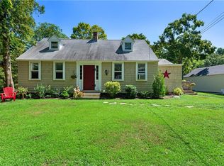 668 Greenville Rd, North Smithfield, RI 02896