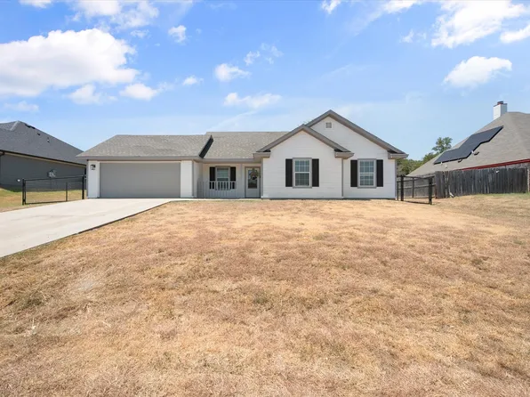 624 Lunar Cir, Granbury, TX 76049