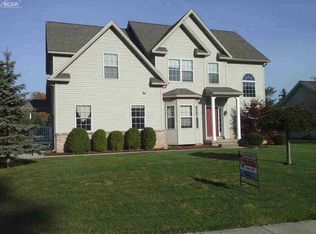347 Valleyview Dr, Linden, MI 48451